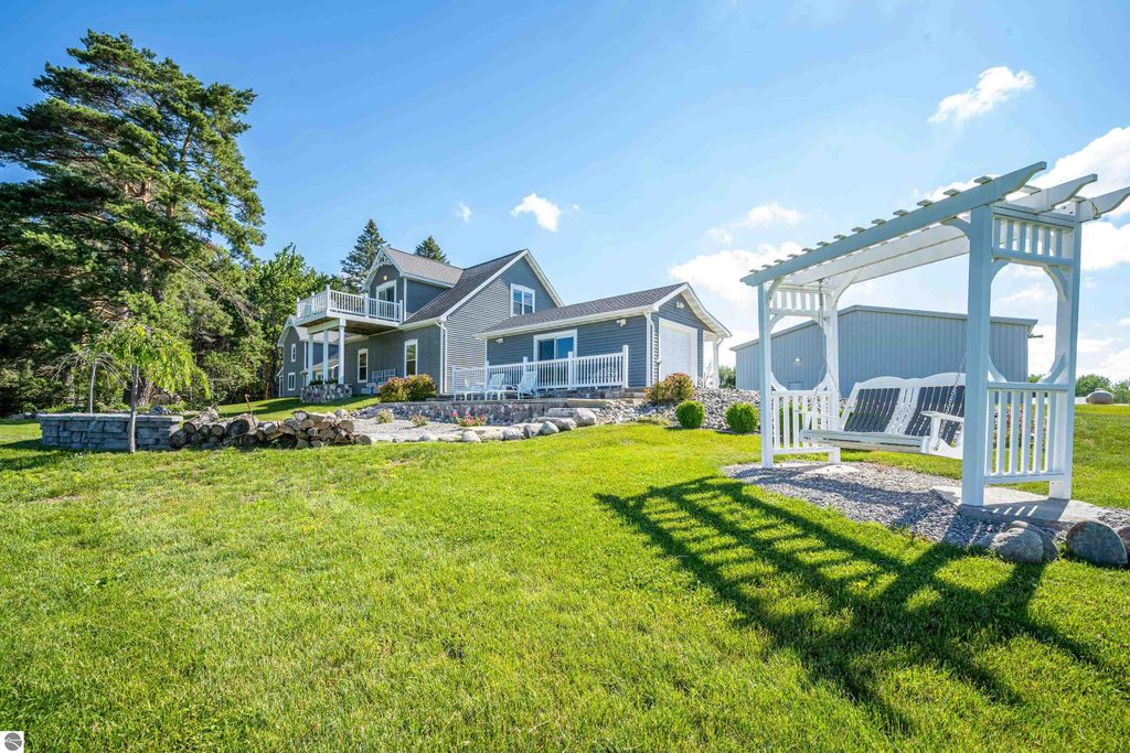Image 60 of property listing at 9644 E Deerfield Road, Shepherd, MI 48883
