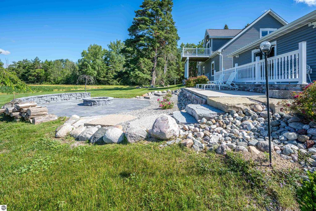 Image 61 of property listing at 9644 E Deerfield Road, Shepherd, MI 48883