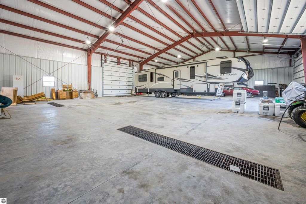 Image 67 of property listing at 9644 E Deerfield Road, Shepherd, MI 48883