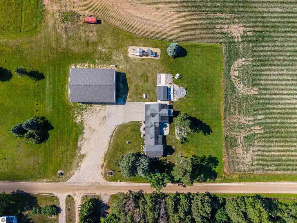 Image 70 of property listing at 9644 E Deerfield Road, Shepherd, MI 48883