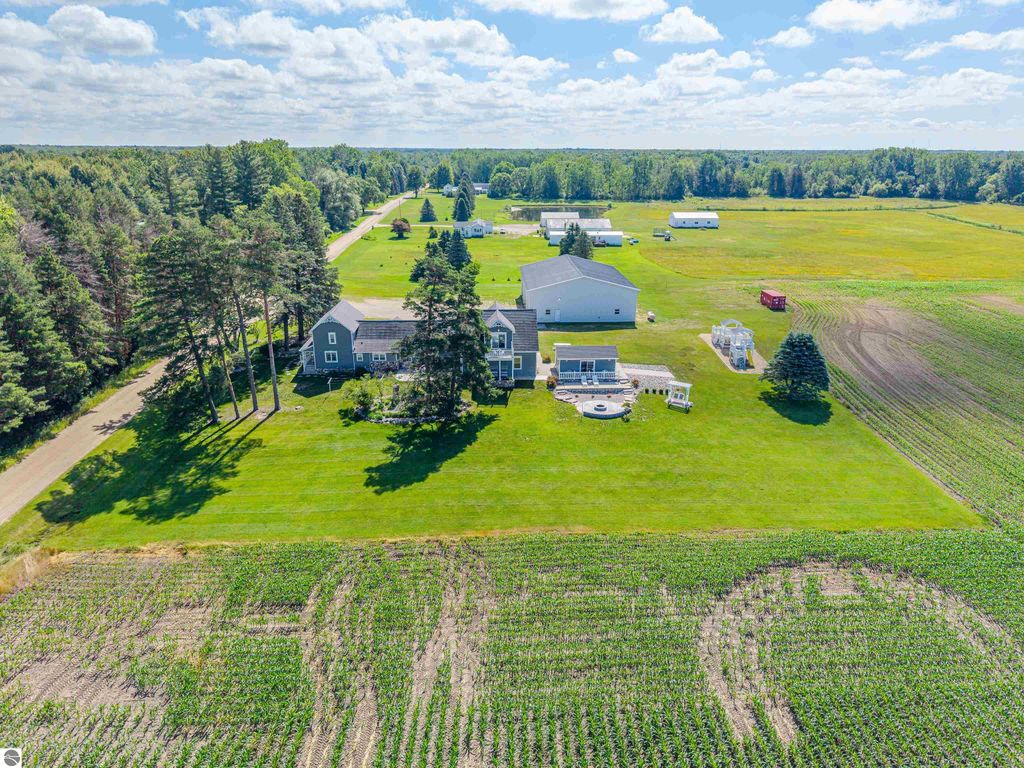 Image 79 of property listing at 9644 E Deerfield Road, Shepherd, MI 48883
