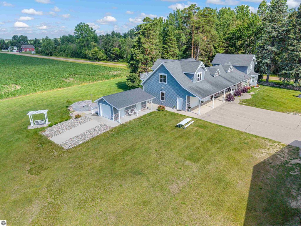Image 83 of property listing at 9644 E Deerfield Road, Shepherd, MI 48883