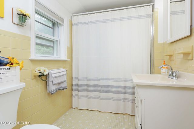 386 E Pleasant Grove Road, Jackson, NJ 08527