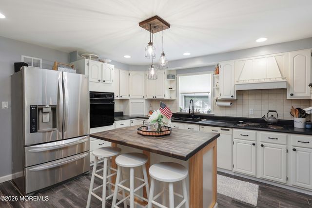 386 E Pleasant Grove Road, Jackson, NJ 08527