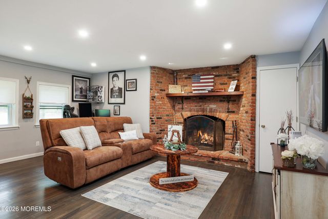 386 E Pleasant Grove Road, Jackson, NJ 08527