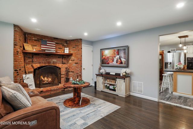 386 E Pleasant Grove Road, Jackson, NJ 08527