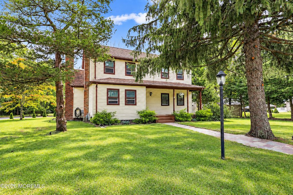 386 E Pleasant Grove Road, Jackson, NJ 08527