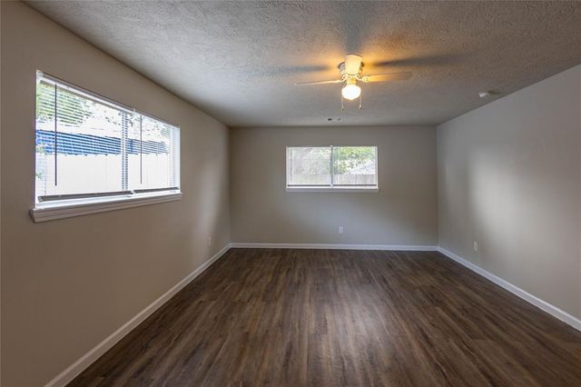 3600 Kenwood St, West Orange, TX 77630