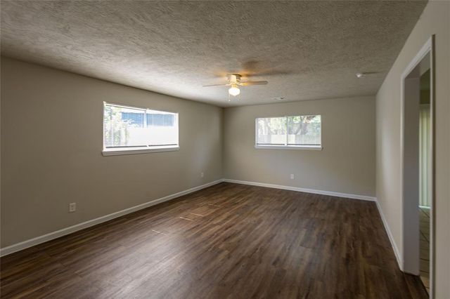 3600 Kenwood St, West Orange, TX 77630