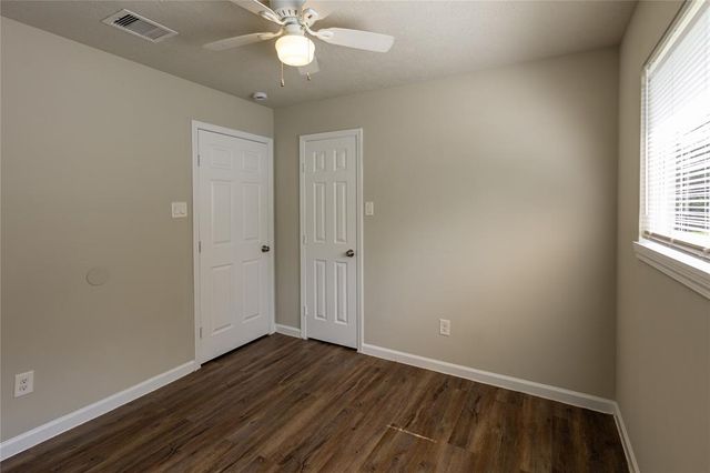 3600 Kenwood St, West Orange, TX 77630