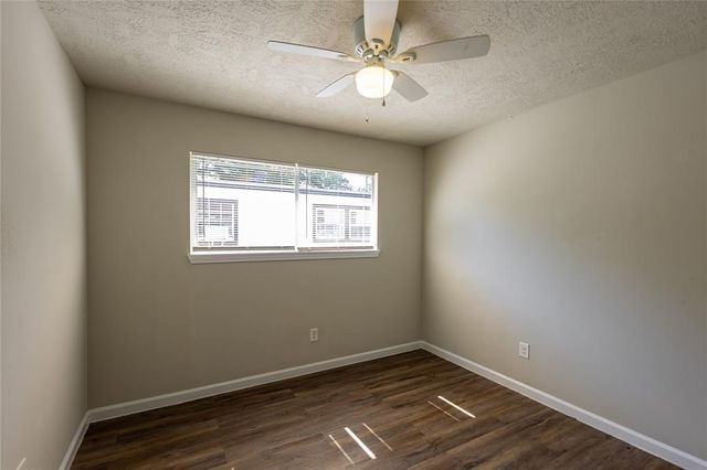 3600 Kenwood St, West Orange, TX 77630