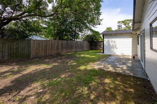 3600 Kenwood St, West Orange, TX 77630