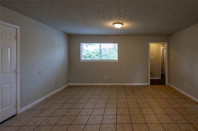 3600 Kenwood St, West Orange, TX 77630