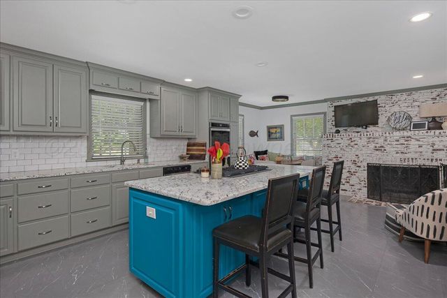 100 S AVONDALE Street, Amarillo, TX 79106