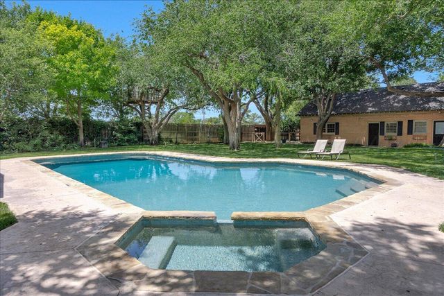 100 S AVONDALE Street, Amarillo, TX 79106