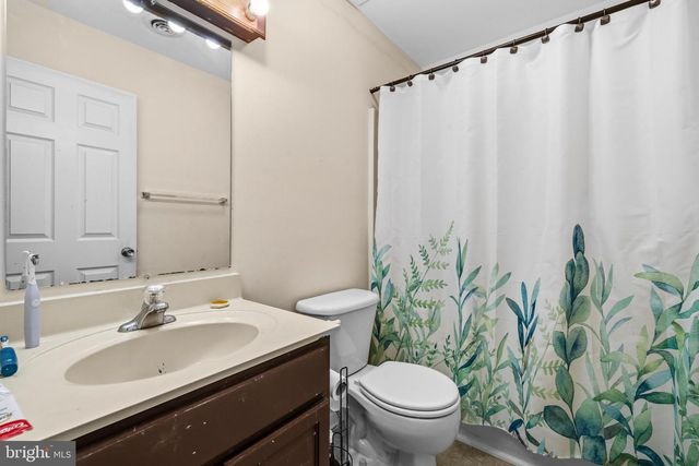 11 1ST ST, Colonial Beach, VA 22443