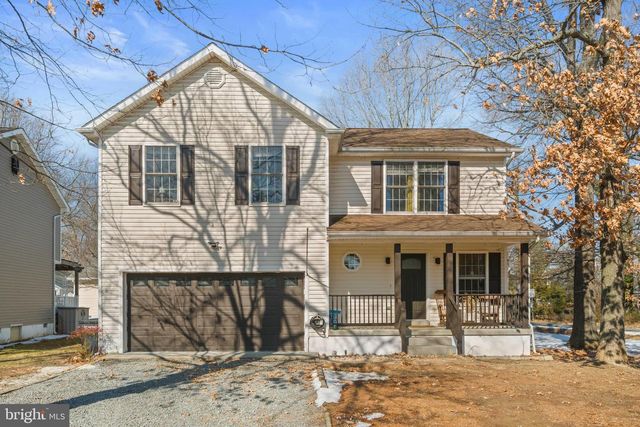 11 1ST ST, Colonial Beach, VA 22443