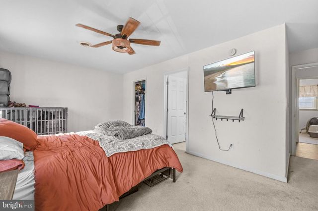 11 1ST ST, Colonial Beach, VA 22443