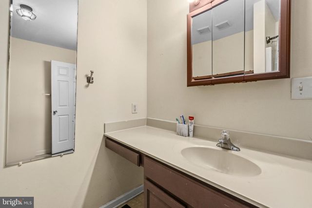 11 1ST ST, Colonial Beach, VA 22443