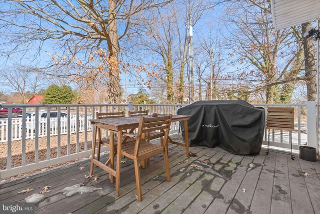 11 1ST ST, Colonial Beach, VA 22443