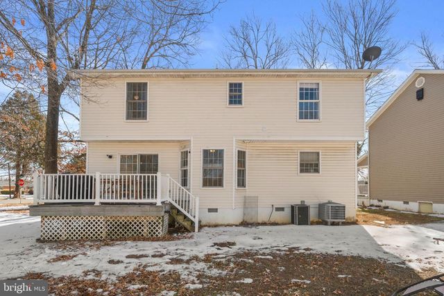 11 1ST ST, Colonial Beach, VA 22443