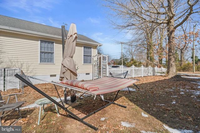 11 1ST ST, Colonial Beach, VA 22443