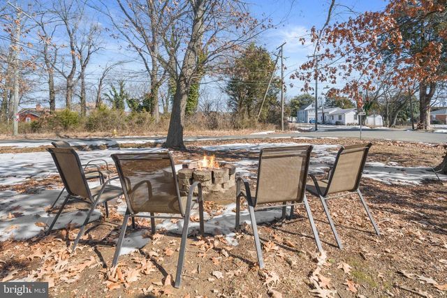 11 1ST ST, Colonial Beach, VA 22443