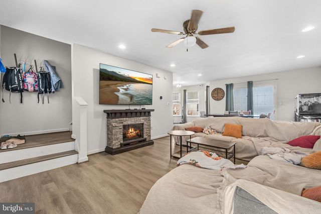 11 1ST ST, Colonial Beach, VA 22443