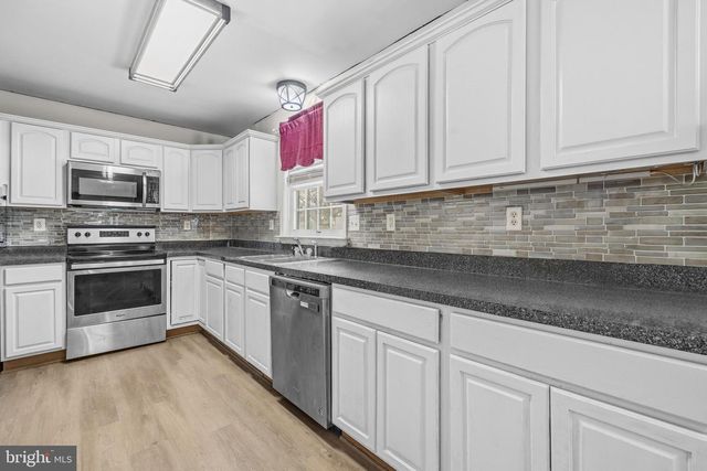 11 1ST ST, Colonial Beach, VA 22443