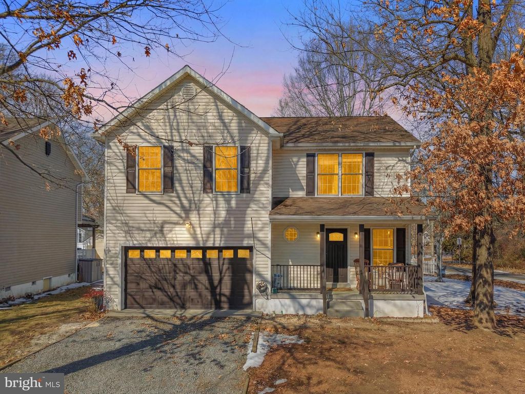 11 1ST ST, Colonial Beach, VA 22443