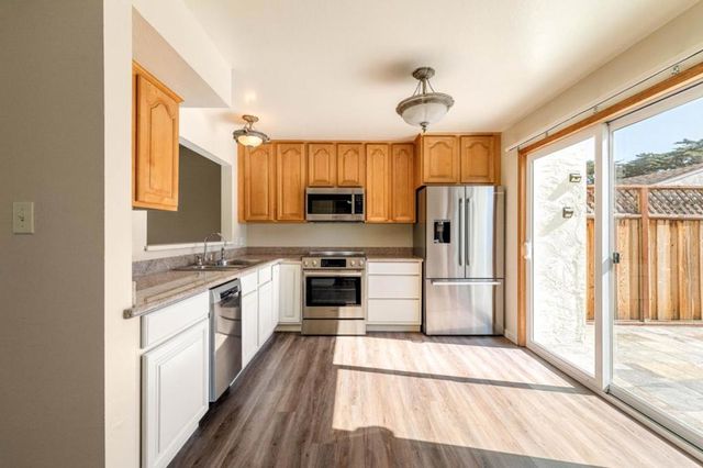 3137 Seacrest Avenue 6, Marina, CA 93933