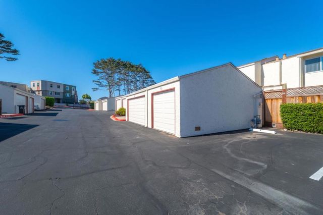 3137 Seacrest Avenue 6, Marina, CA 93933