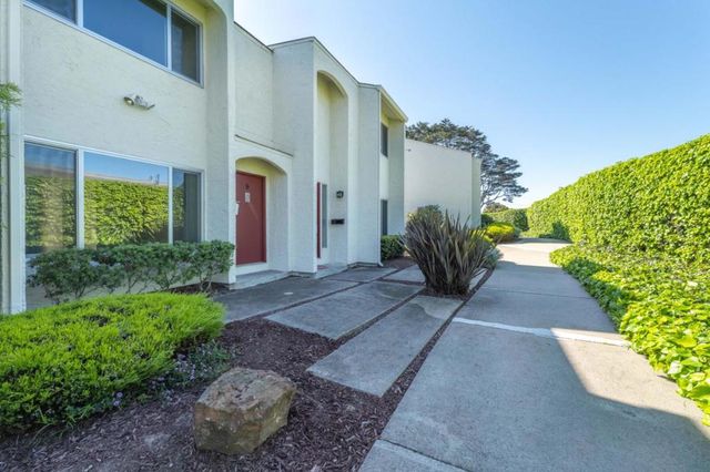 3137 Seacrest Avenue 6, Marina, CA 93933