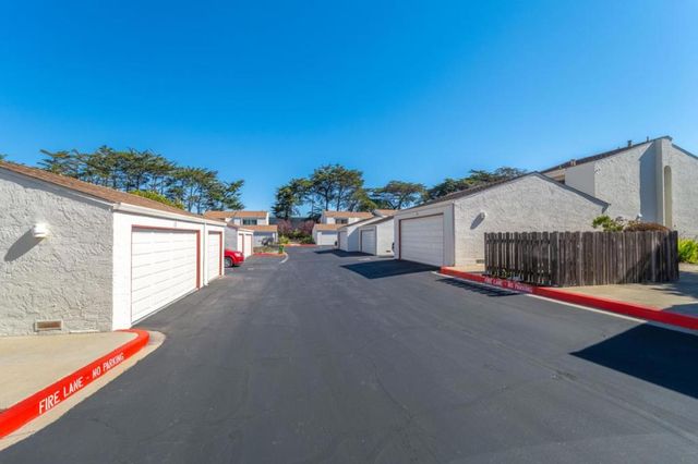 3137 Seacrest Avenue 6, Marina, CA 93933