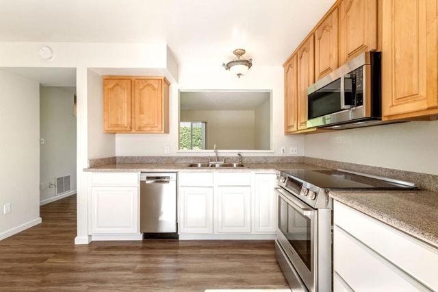 3137 Seacrest Avenue 6, Marina, CA 93933