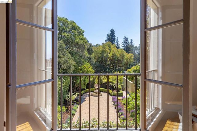 249 The Uplands, Berkeley, CA 94705
