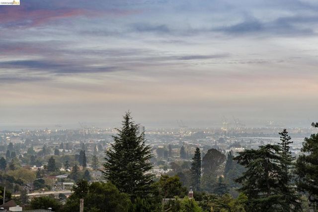 249 The Uplands, Berkeley, CA 94705
