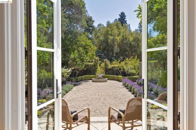 249 The Uplands, Berkeley, CA 94705