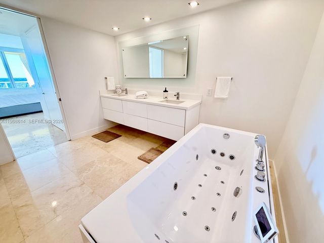 2100 N Ocean Blvd 12D, Fort Lauderdale, FL 33305