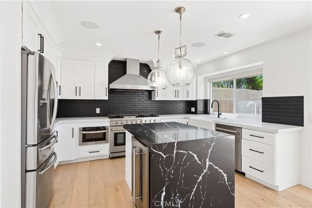 70 Cormorant Circle, Newport Beach, CA 92660