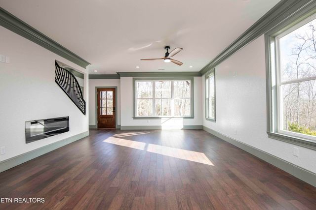 9502 Old Loyston Rd, Knoxville, TN 37938