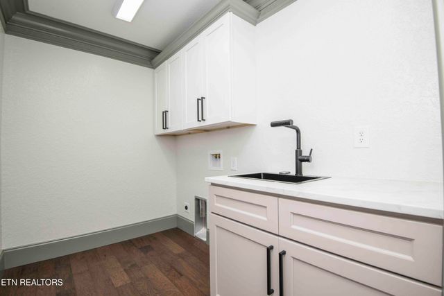9502 Old Loyston Rd, Knoxville, TN 37938