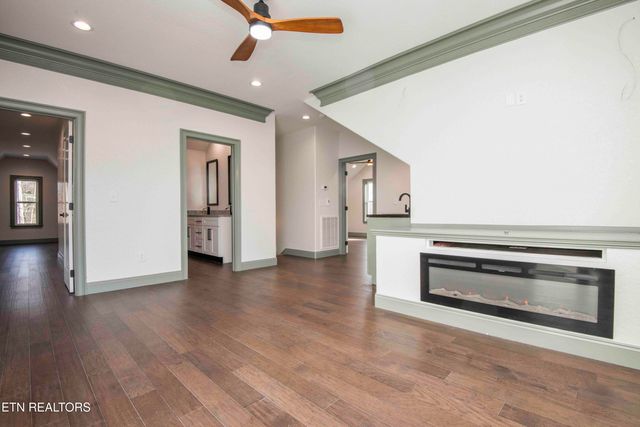 9502 Old Loyston Rd, Knoxville, TN 37938