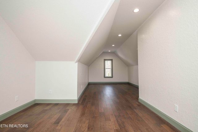 9502 Old Loyston Rd, Knoxville, TN 37938
