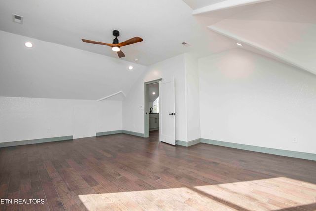 9502 Old Loyston Rd, Knoxville, TN 37938