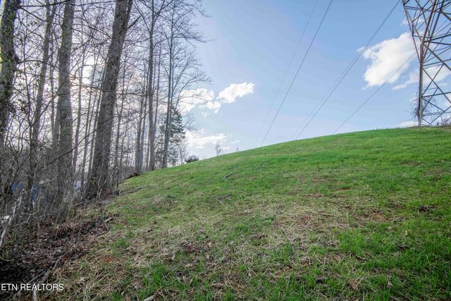 9502 Old Loyston Rd, Knoxville, TN 37938
