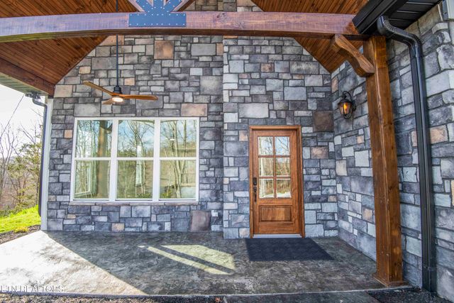 9502 Old Loyston Rd, Knoxville, TN 37938
