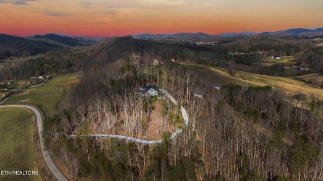 9502 Old Loyston Rd, Knoxville, TN 37938