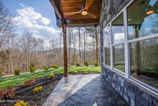 9502 Old Loyston Rd, Knoxville, TN 37938