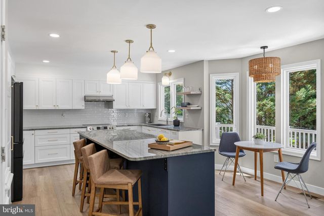 3 WEST LN, Severna Park, MD 21146